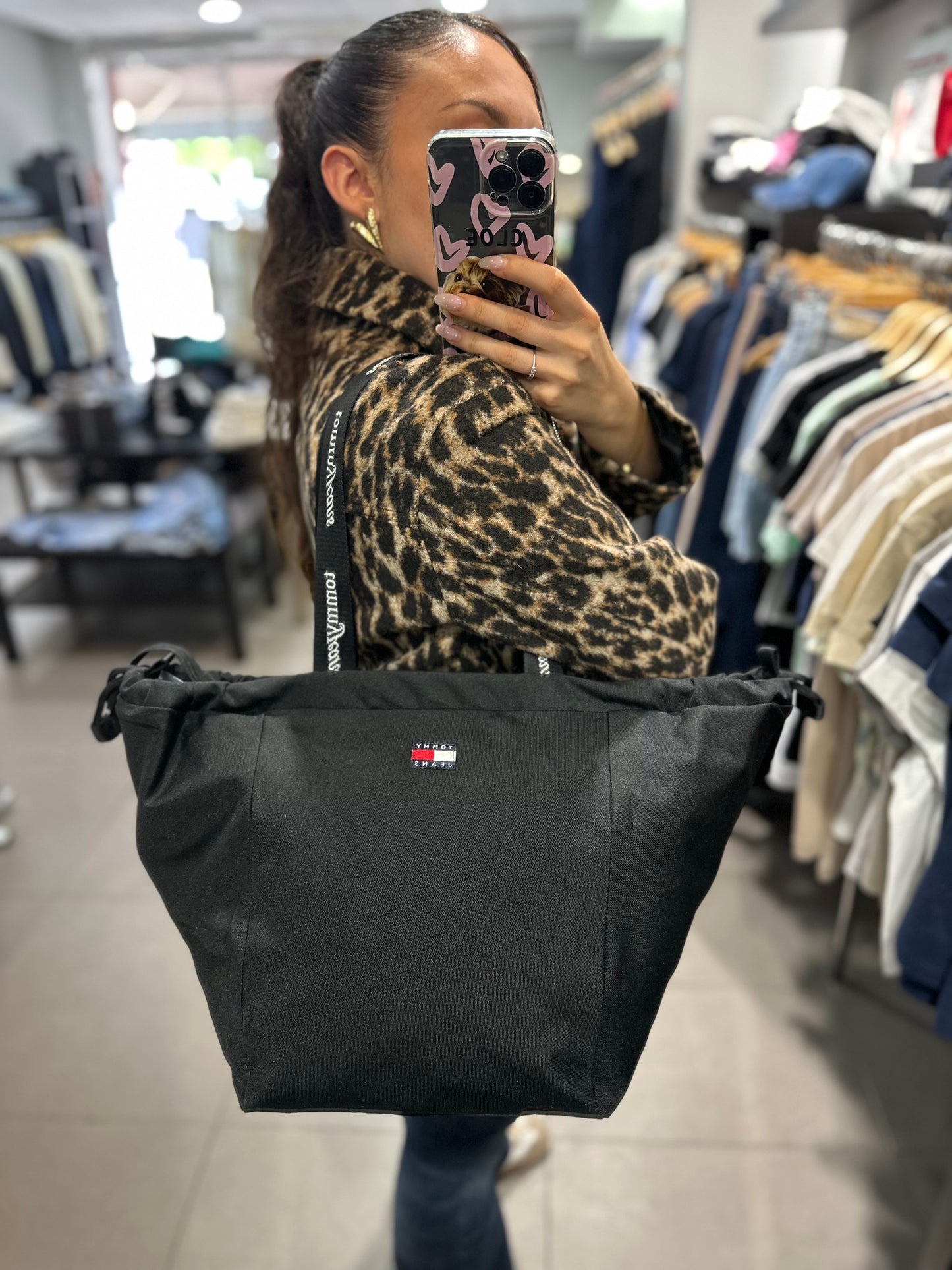 BOLSO TOMMY GRANDE NYLON NEGRO