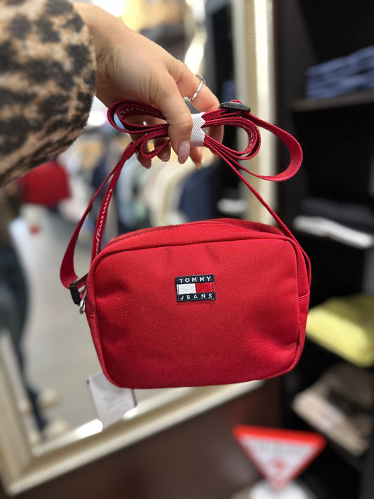 BOLSO BANDOLERA TOMMY NYLON ROJO CEREZA